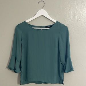 Forever 21 Flowy Blouse Size Large Good condition Bell Sleeve Thin Material